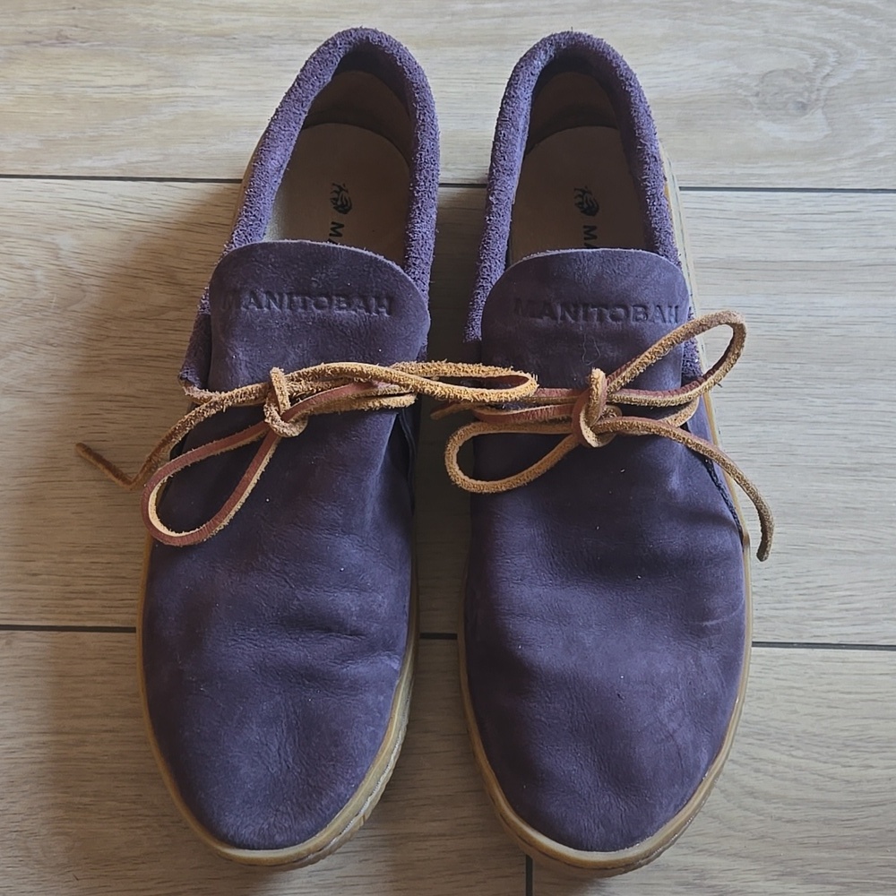 Manitobah Modern Moccasin shoes in purple suede Sz 10